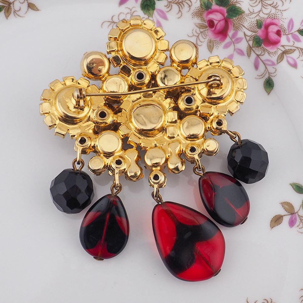 Juliana Brooch, Vintage Brooch, Rhinestone Brooch, Red Brooch, Glass Drops Brooch, Vintage Juliana Jewelry, Designer Jewelry, Rhinestone Pin