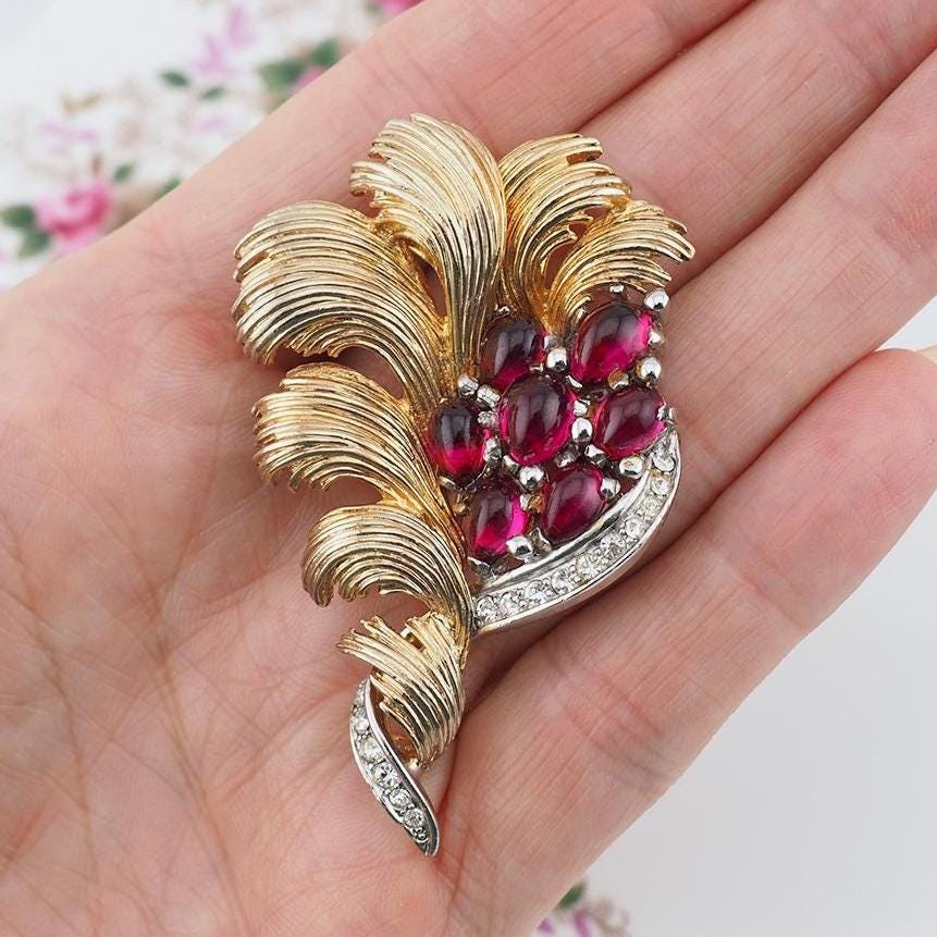 Vintage Boucher Brooch, Faux Ruby Cabochon Brooch, Boucher Jewelry, Vintage Brooch, Gold Tone Brooch, Classy Brooch, Statement Brooch