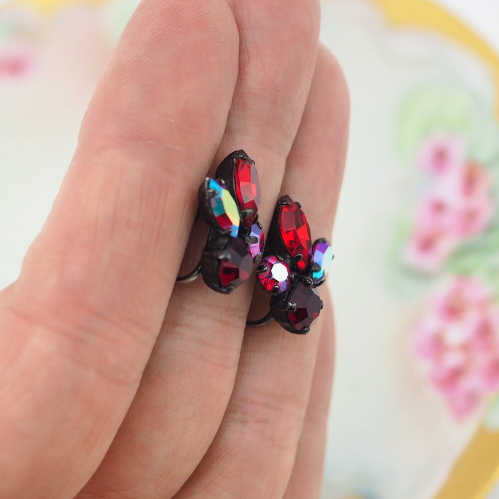Sherman Earrings, Siam Red Earrings, Vintage Earrings, Screwback Earrings, Sherman Siam Red, 190s Earrings, Red Earrings, Little Earrings