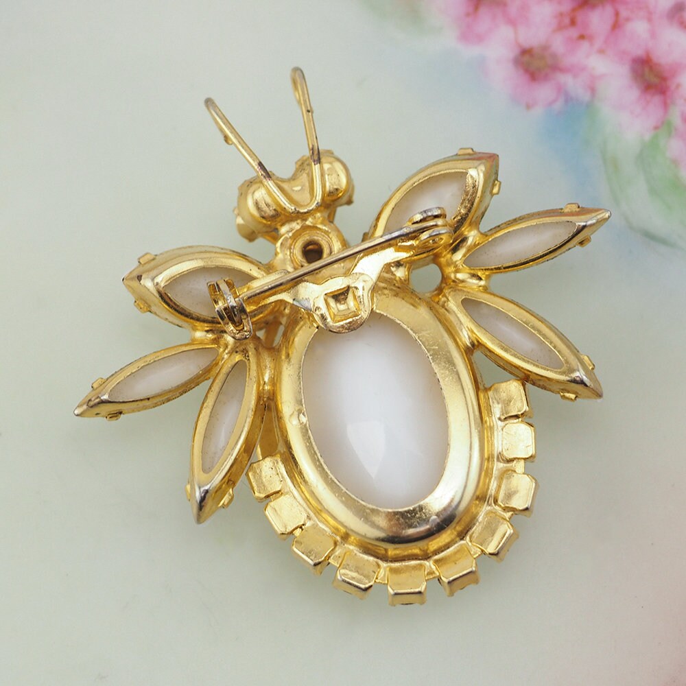 Juliana Brooch, Bug Brooch, Vintage Brooch, Milk Glass Brooch, Rhinestone Brooch, Insect Brooch, Vintage Juliana Jewelry, DeLizza Elster