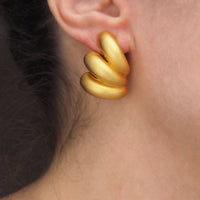 Vanecci Earrings, Matte Gold Earrings, Clip On Earrings, Gold Tone Earrings, Fan Earrings, Vintage Earrings, 1980s Earrings, Gold Clips
