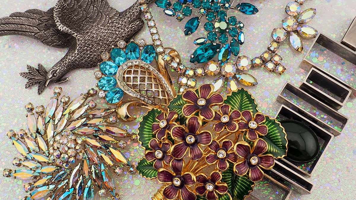 How to Clean Vintage Jewelry Banner