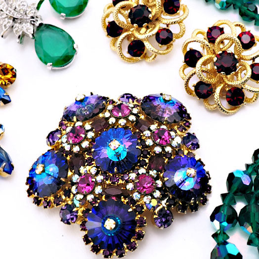 Vintage gemstones store
