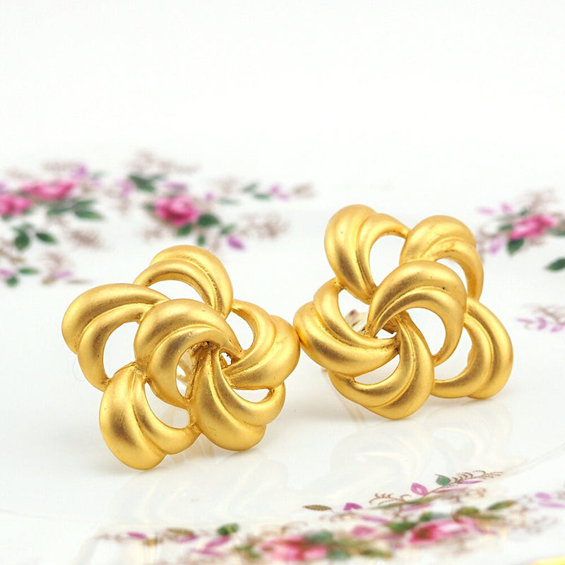 Alfred Sung Earrings, Matte Gold Earrings, Swirl Earrings, Vintage Earrings, Designer Earrings, Gold Tone Earrings, Alfred Sung, Clip On