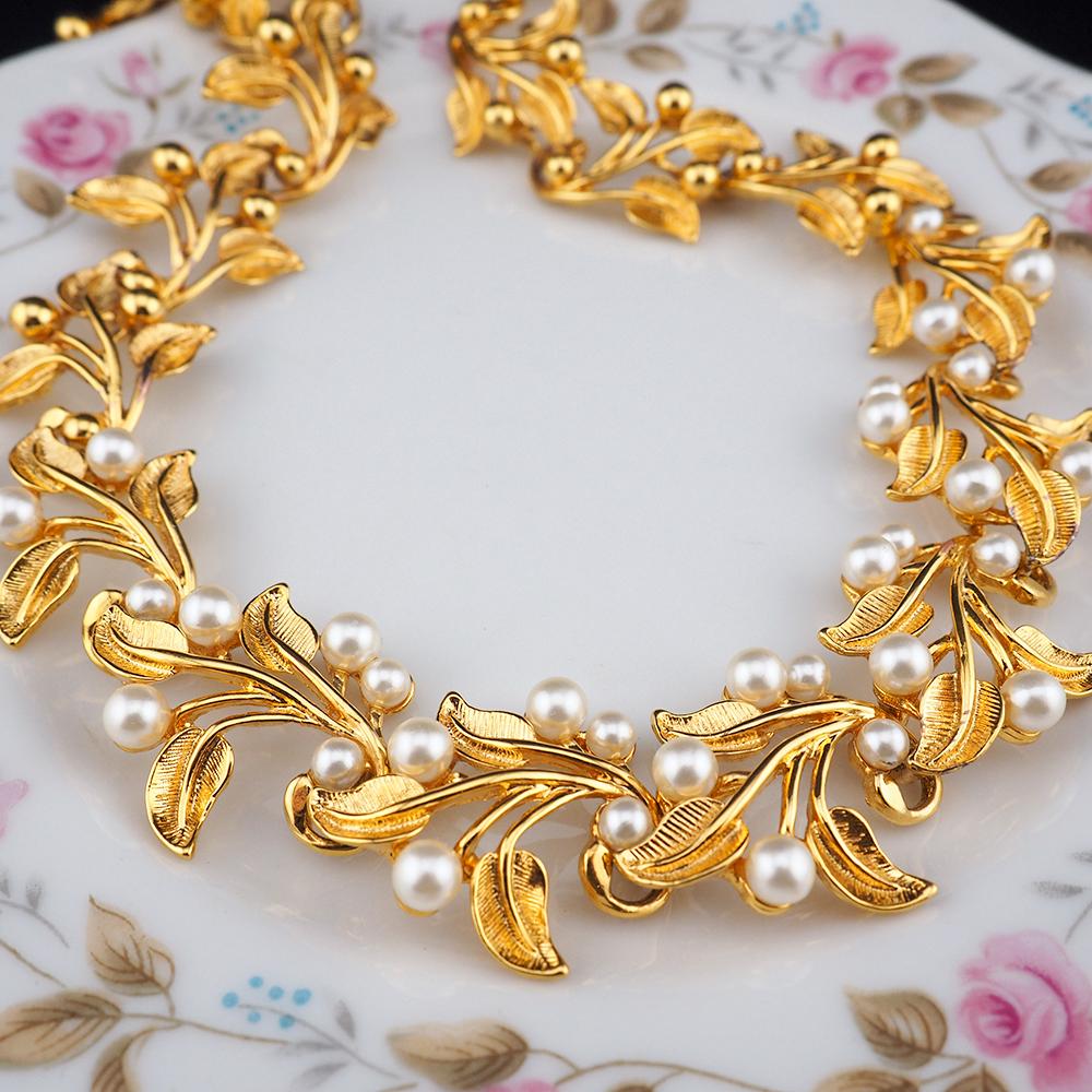 Napier Gold Tone Leaf And Faux Pearl Necklace, Textured Botanical Collar, Sculptural Vine Link Necklace, Vintage Napier, Bridal Necklace