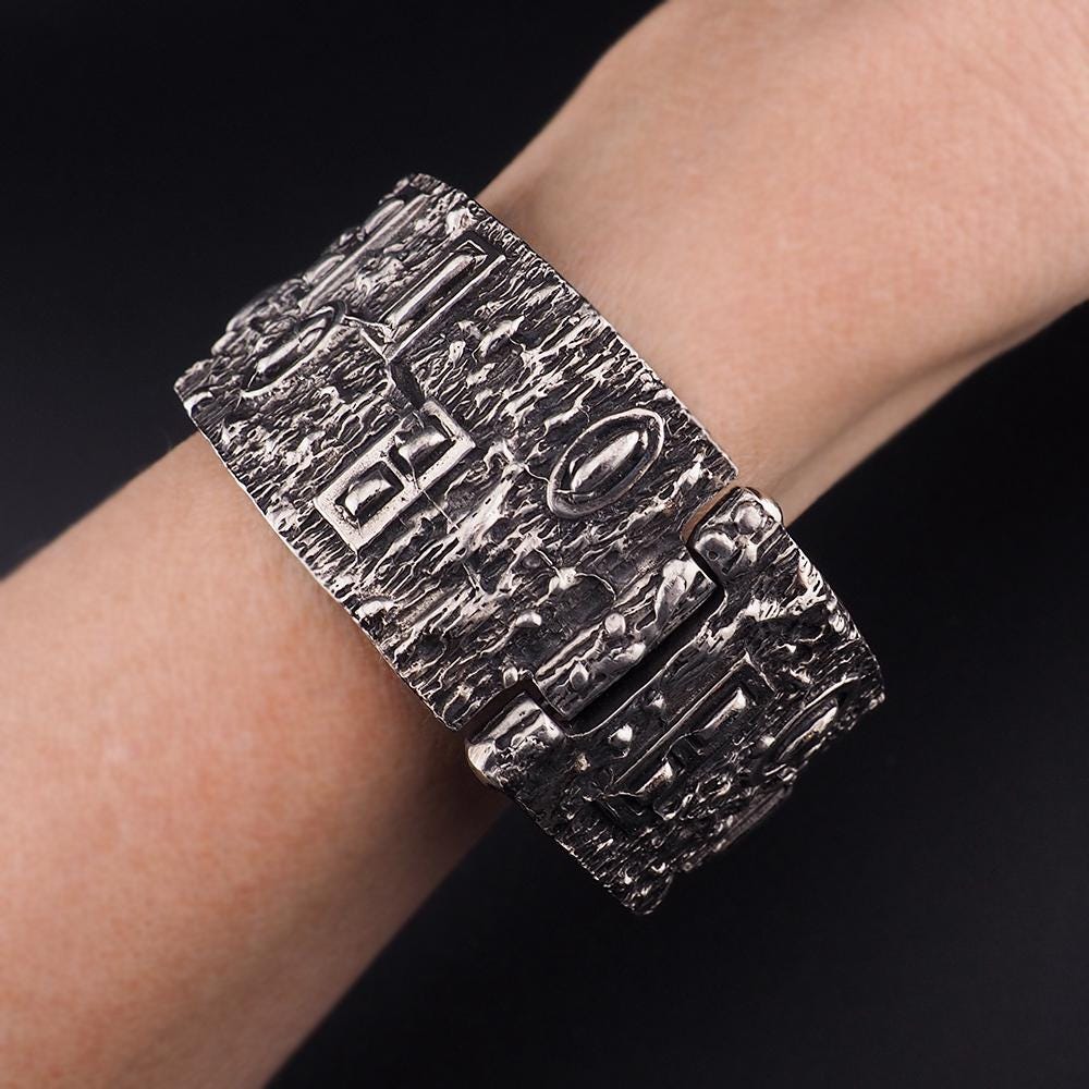 Vintage Robert Larin Brutalist Cuff Bracelet, Wide Textured Modernist Bracelet, Sculptural Statement Cuff, MCM Brutalist Bracelet, Pewter
