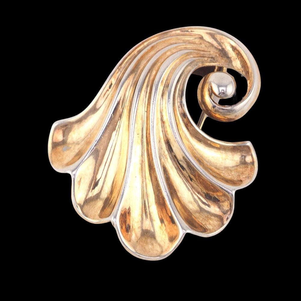 Vintage Trifari 1940s Scalloped Fur Clip – Vintage Jewelry Girl