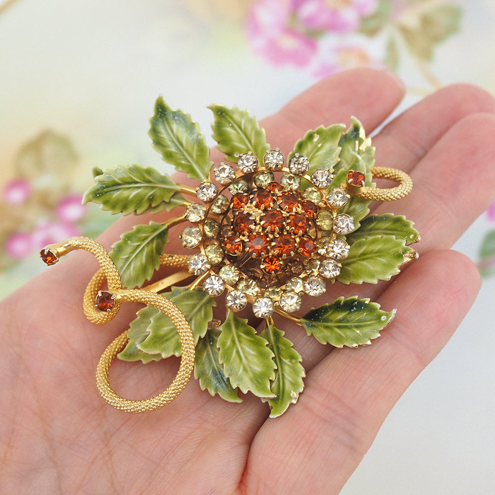 Vintage on sale flower brooch