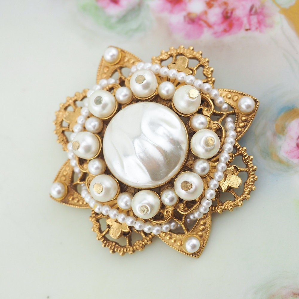 Florenza Faux 2024 Pearl Bracelet 1950s Vintage Jewelry