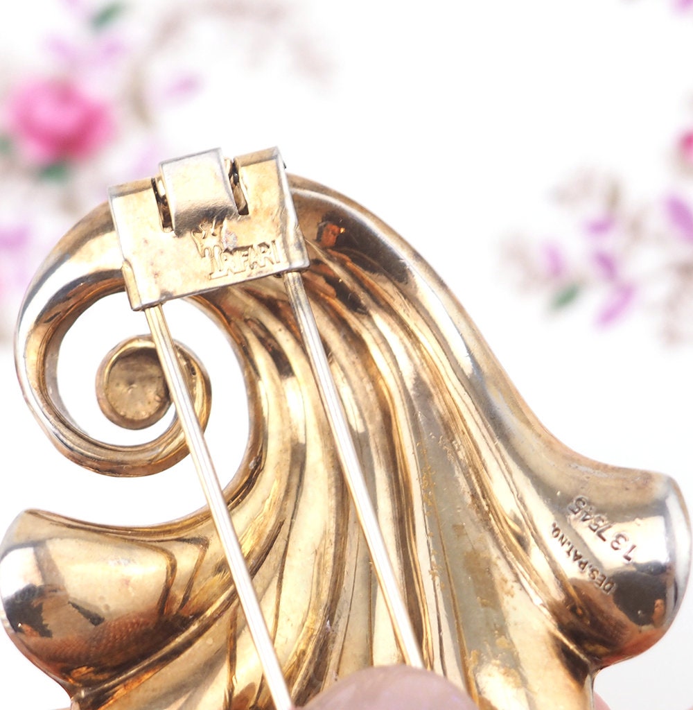 Vintage Trifari 1940s Scalloped Fur Clip – Vintage Jewelry Girl
